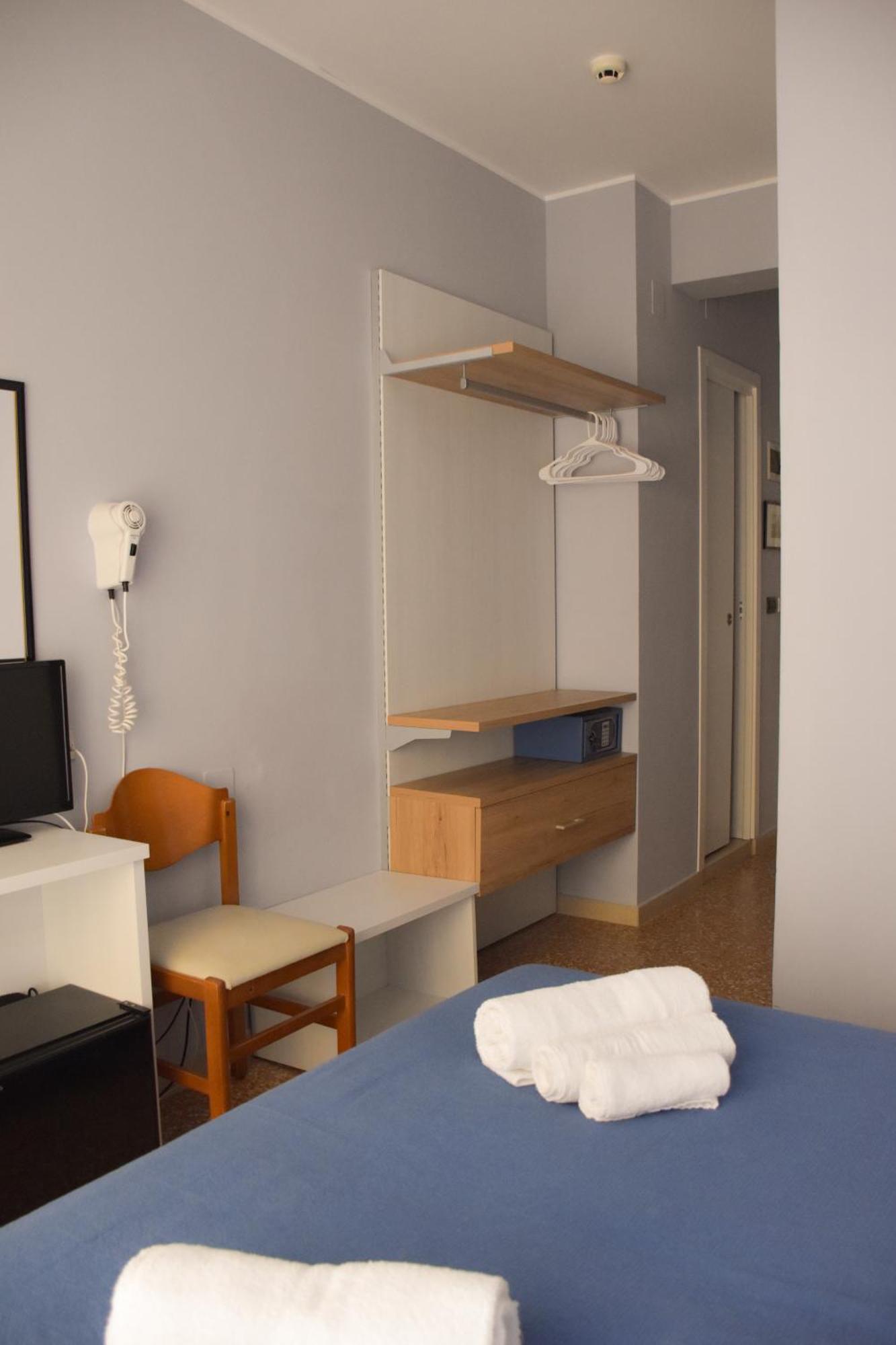 Hotel Los Angeles - Fronte Mare Riccione Extérieur photo