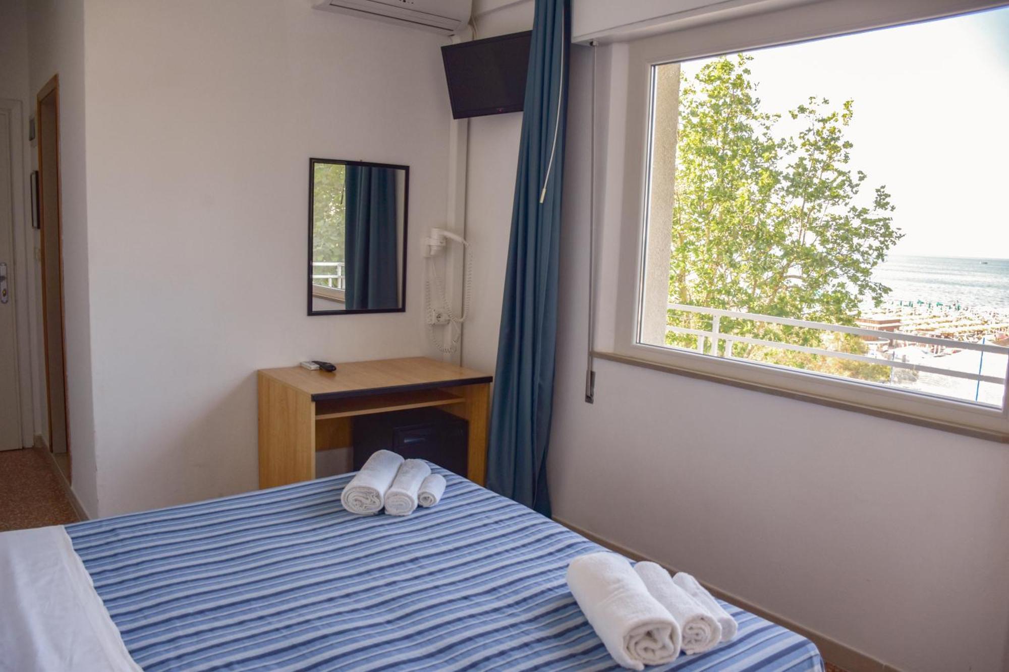 Hotel Los Angeles - Fronte Mare Riccione Extérieur photo