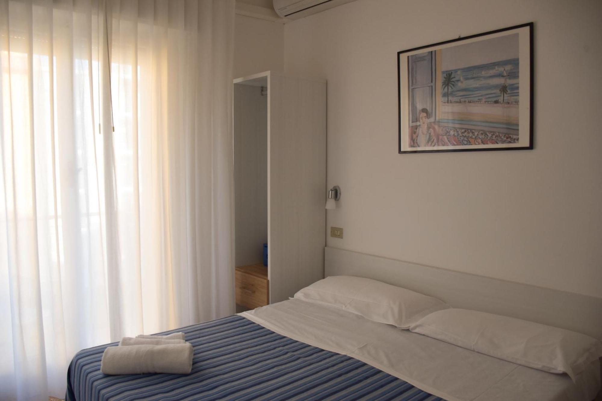 Hotel Los Angeles - Fronte Mare Riccione Extérieur photo